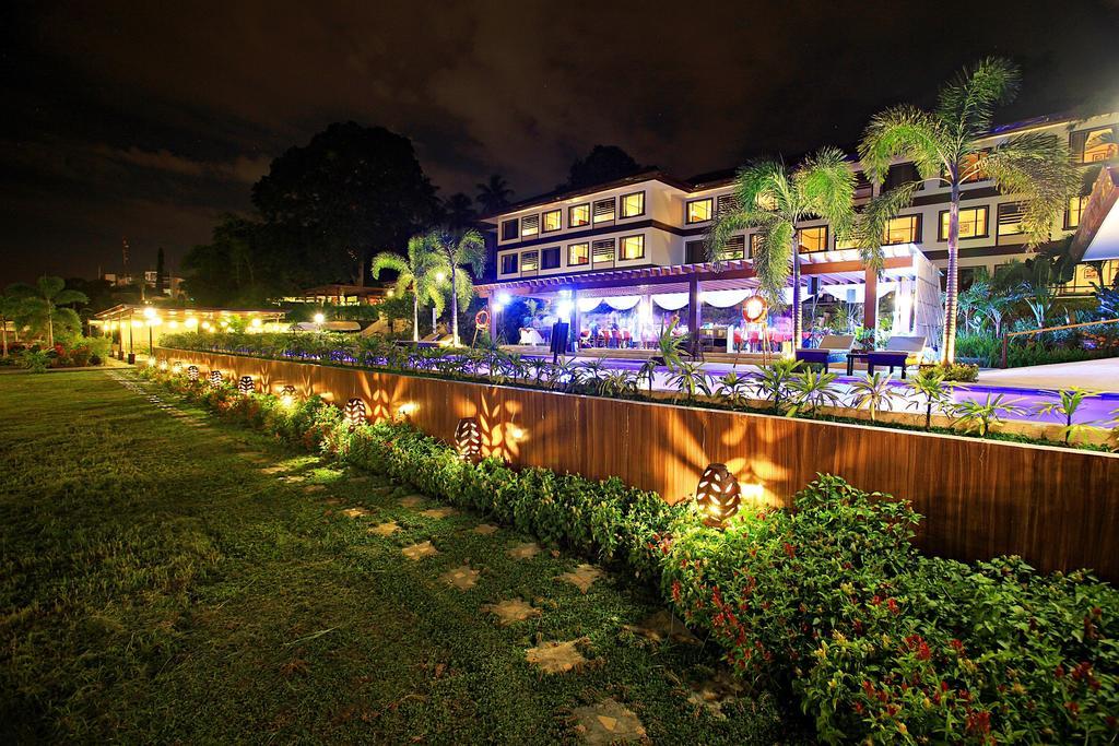 Hotel Tropika Davao Экстерьер фото