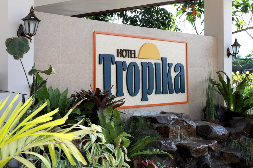 Hotel Tropika Davao Экстерьер фото