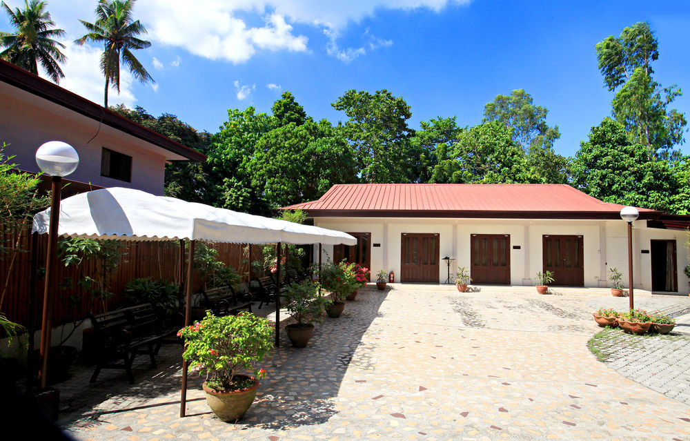 Hotel Tropika Davao Экстерьер фото