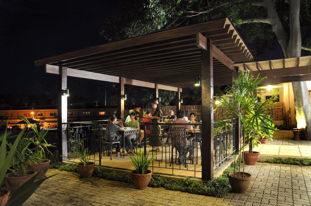 Hotel Tropika Davao Экстерьер фото